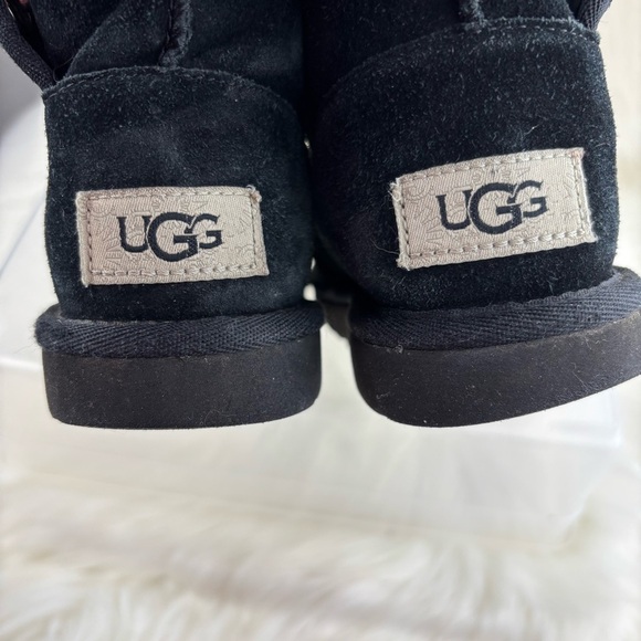 UGG WINTER BOOTS KIDS 11 SIZE - Picture 4 of 9